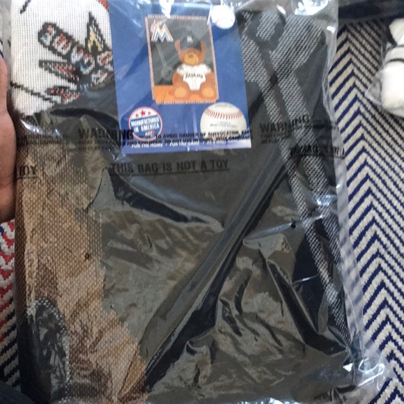 Miami Marlins throw blanket - Picture 4 of 4